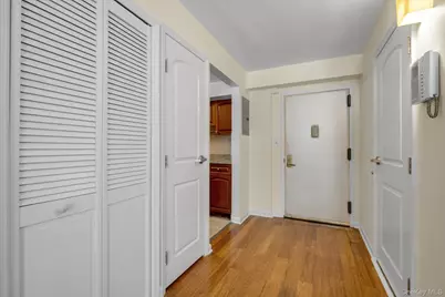 6434 Grand Central Parkway #3G, Forest Hills, NY 11375 - Photo 2