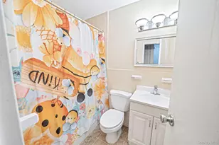 11 Glen Hollow Dr, Holtsville, NY 11742 - Photo 14