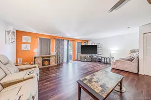 11 Glen Hollow Dr, Holtsville, NY 11742 - Photo 4