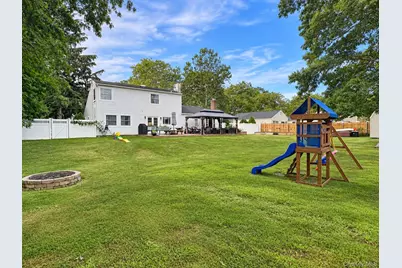 9 Sugarbush Lane, Coram, NY 11727 - Photo 22