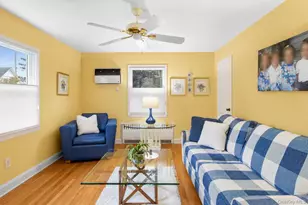 85 Woodlawn Ave, Valley Stream, NY 11581 - Photo 6