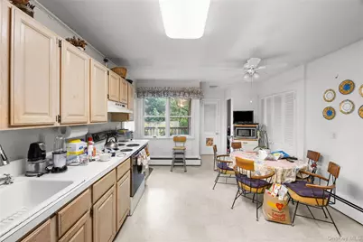 7 Barby Lane, Plainview, NY 11803 - Photo 18