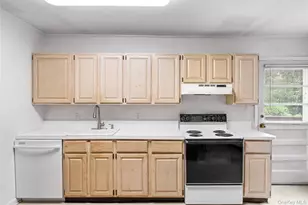 7 Barby Ln, Plainview, NY 11803 - Photo 12