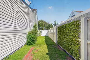 114 Southberry Ln, Levittown, NY 11756 - Photo 34
