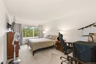 100 High Point Dr, Hartsdale, NY 10530 - Photo 12