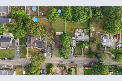 28 Roslyn Avenue, Selden, NY 11784 - Photo 32