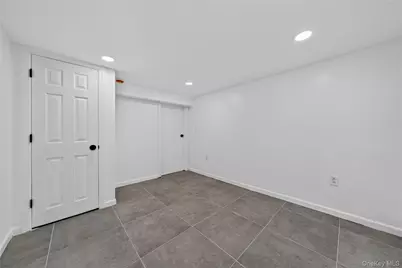 28 Roslyn Avenue, Selden, NY 11784 - Photo 22