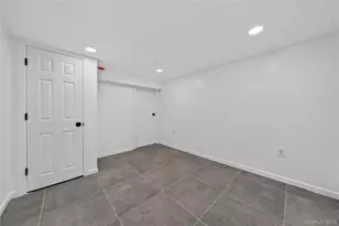 28 Roslyn Ave, Selden, NY 11784 - Photo 22