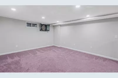 16 Salem Road, Hicksville, NY 11801 - Photo 32