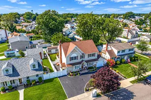 16 Salem Rd, Hicksville, NY 11801 - Photo 50