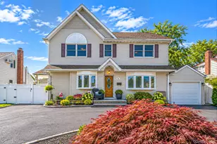 16 Salem Rd, Hicksville, NY 11801 - Photo 2
