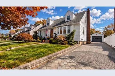 120 Barrymore Boulevard, Franklin Square, NY 11010 - Photo 2
