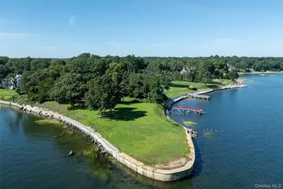 7 Lighthouse Point, Lloyd Harbor, NY 11743 - Photo 2