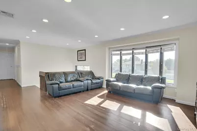 25 Heather Crescent, Commack, NY 11725 - Photo 10