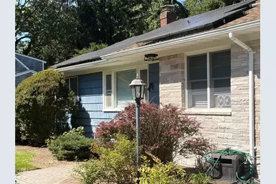 220 Hubbard Avenue, Riverhead, NY 11901 - Photo 2
