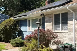 220 Hubbard Ave, Riverhead, NY 11901 - Photo 2