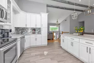 3984 Darby Ln, Seaford, NY 11783 - Photo 4