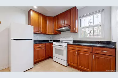 16505 78th Avenue, Fresh Meadows, NY 11366 - Photo 14