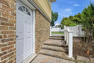 2 Peppermill Rd, Roslyn, NY 11576 - Photo 32