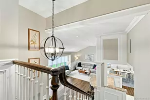 2 Peppermill Rd, Roslyn, NY 11576 - Photo 12