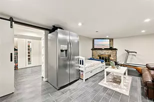 2 Peppermill Rd, Roslyn, NY 11576 - Photo 30