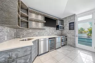 1054 Grand Ave, Hempstead, NY 11550 - Photo 16