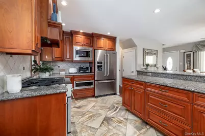 2569 Wantagh Avenue, Wantagh, NY 11793 - Photo 10