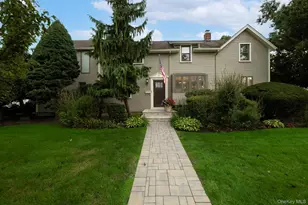 3186 William St, Wantagh, NY 11793 - Photo 2