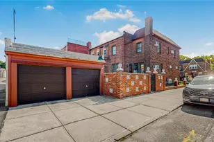 64-53 82nd Pl, Middle Village, NY 11379 - Photo 20