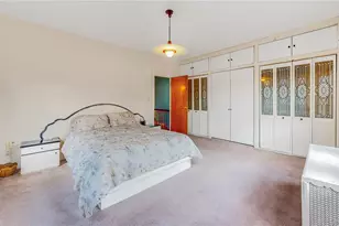 64-53 82nd Pl, Middle Village, NY 11379 - Photo 8