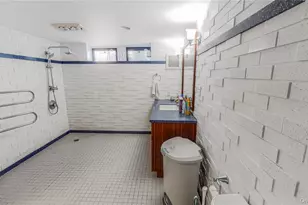 64-53 82nd Pl, Middle Village, NY 11379 - Photo 18