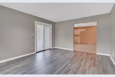 231 Columbus Boulevard, Amityville, NY 11701 - Photo 8