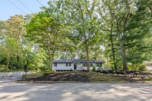 14 Camelot Ln, East Setauket, NY 11733 - Photo 44