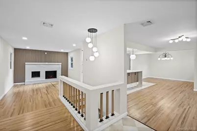 14 Camelot Lane, East Setauket, NY 11733 - Photo 2