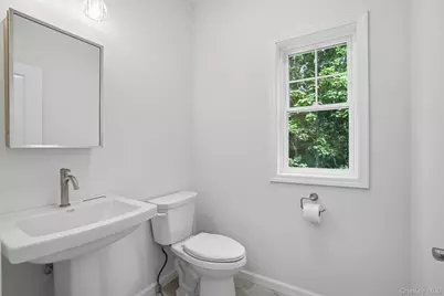 155 S Quaker Lane, Hyde Park, NY 12538 - Photo 14