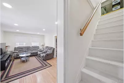 506 Whittier Street, Westbury, NY 11590 - Photo 18