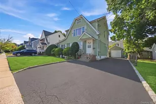506 Whittier St, Westbury, NY 11590 - Photo 2