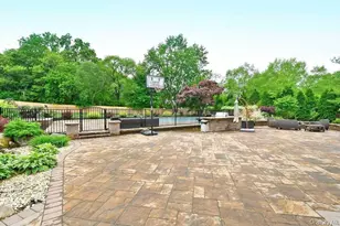 25 Bagatelle Rd, Dix Hills, NY 11746 - Photo 6