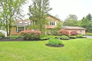 25 Bagatelle Rd, Dix Hills, NY 11746 - Photo 4