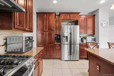 51 Jordan Drive, Medford, NY 11763 - Photo 10