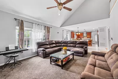 51 Jordan Drive, Medford, NY 11763 - Photo 16