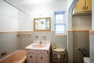 82-41 215th St, Hollis, NY 11427 - Photo 12