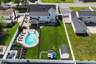 703 Peter Paul Dr, West Islip, NY 11795 - Photo 38