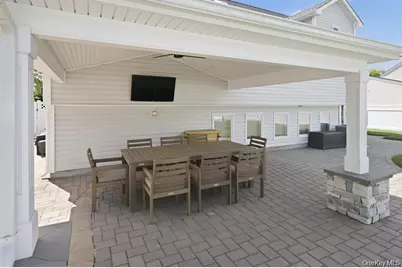 703 Peter Paul Drive, West Islip, NY 11795 - Photo 28