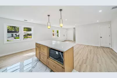 93 Putnam Avenue, West Babylon, NY 11704 - Photo 14