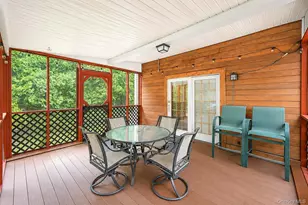 124 Bayview Dr, Oakdale, NY 11769 - Photo 32