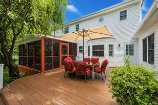 124 Bayview Dr, Oakdale, NY 11769 - Photo 34