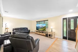 124 Bayview Dr, Oakdale, NY 11769 - Photo 10
