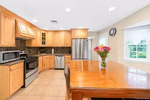 124 Bayview Dr, Oakdale, NY 11769 - Photo 6