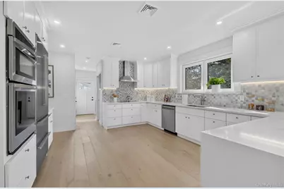 2 Lee Place, Old Bethpage, NY 11804 - Photo 12